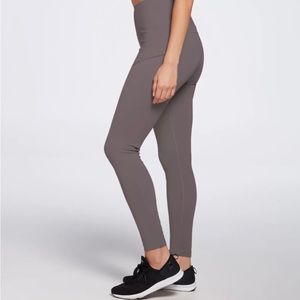 Calia by Carrie Underwood women’s sculpt leggings! Size medium! Luxe mauve color